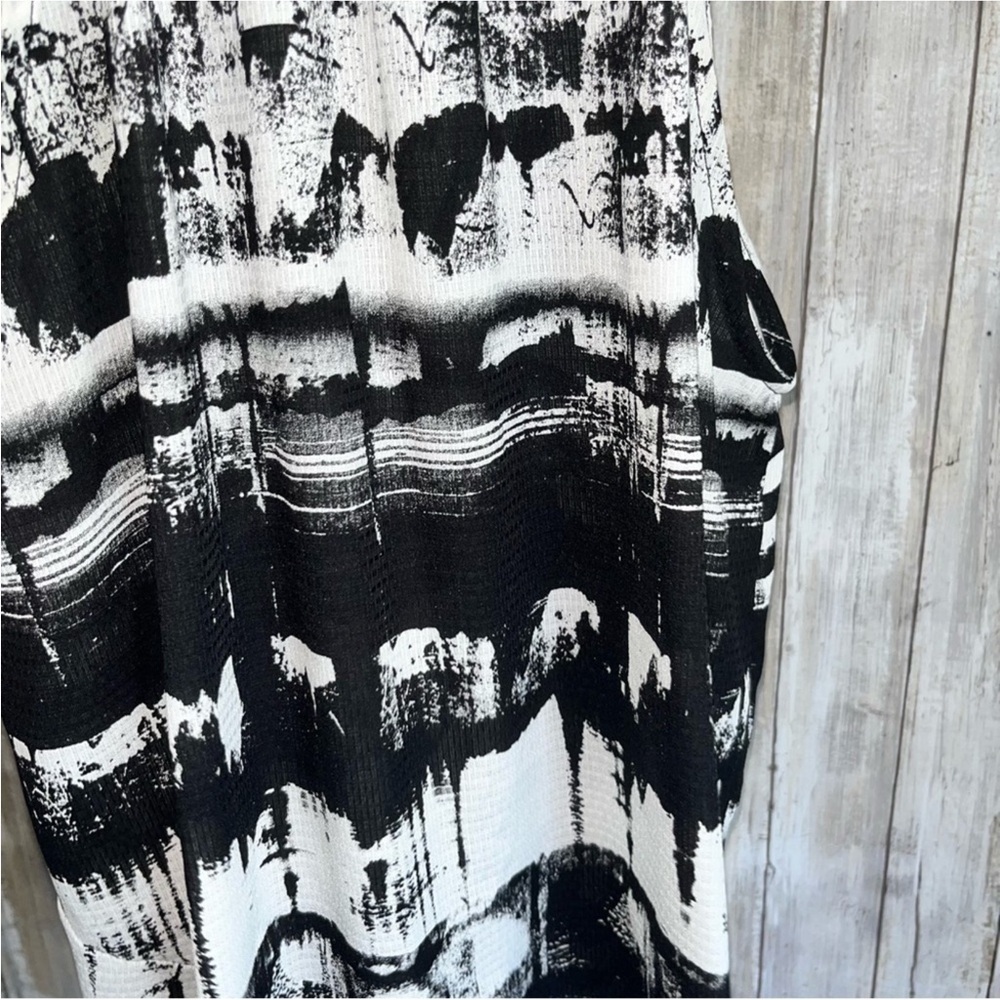 Tyche Black & White Printed High Neck Halter - Picture 4 of 5